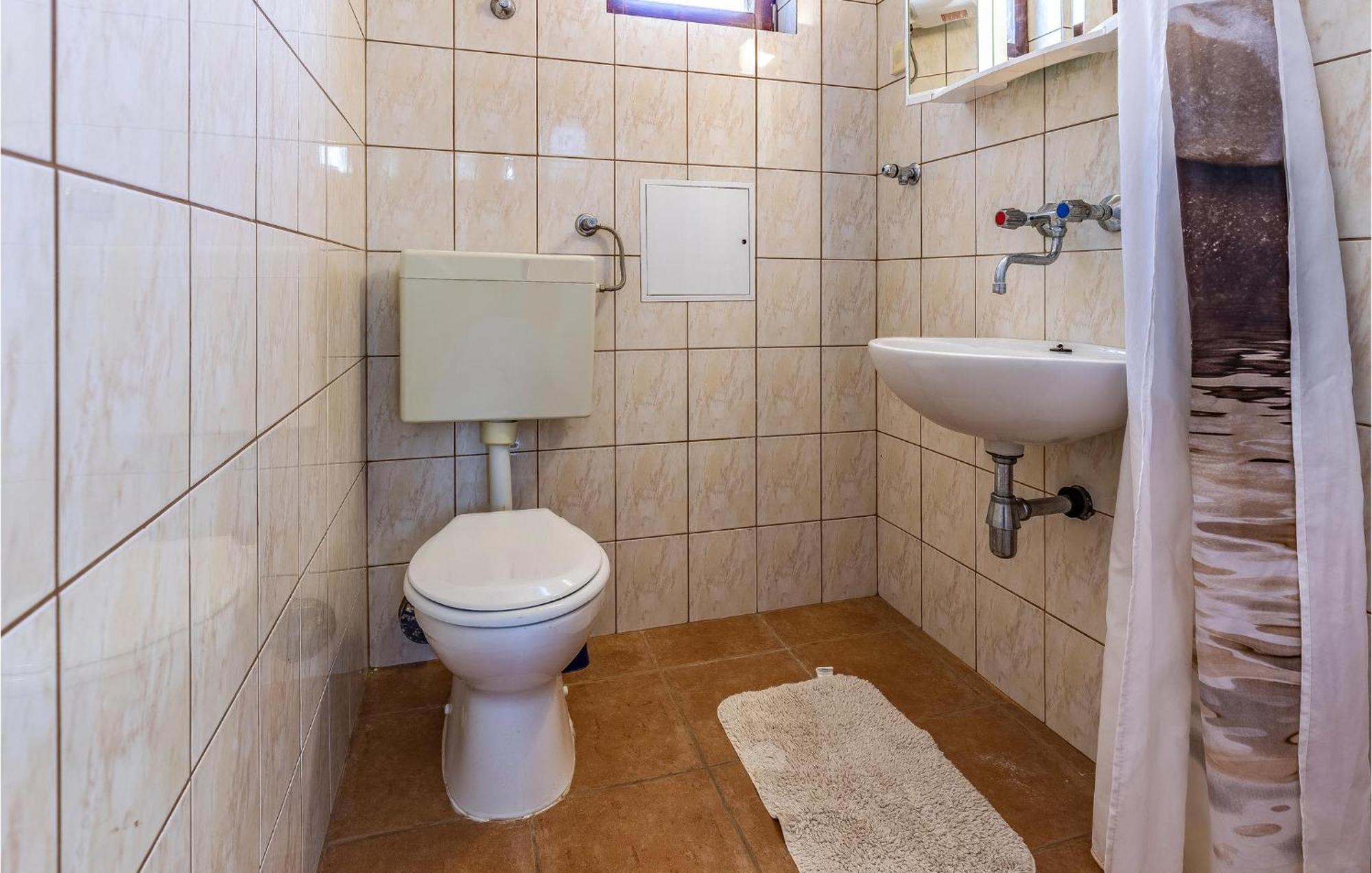 Nice Apartment In Pula With Kitchen מראה חיצוני תמונה